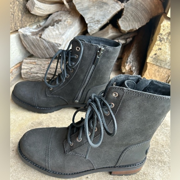 UGG Kilmer II black suede leather lace up boot w/ shearling lining Sz-7. F - Picture 7 of 14